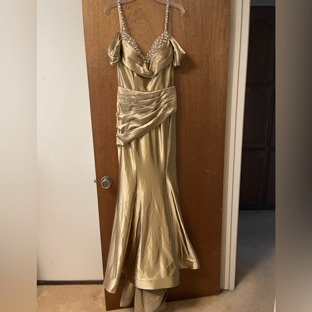 Lucci Lu 1313 Dress in Gold